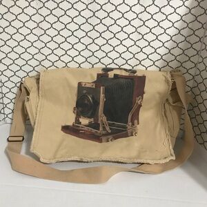 CafePress Canvas Messenger Bag with Vintage Camera Print - Beige